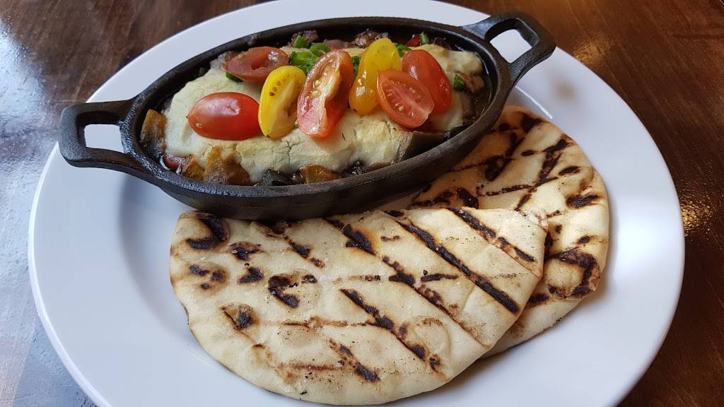 The Limestone Kitchen Restaurant & Lounge | night club | 4415 S IH 35 Frontage Rd, Austin, TX 78744, USA | 5124417900 OR +1 512-441-7900