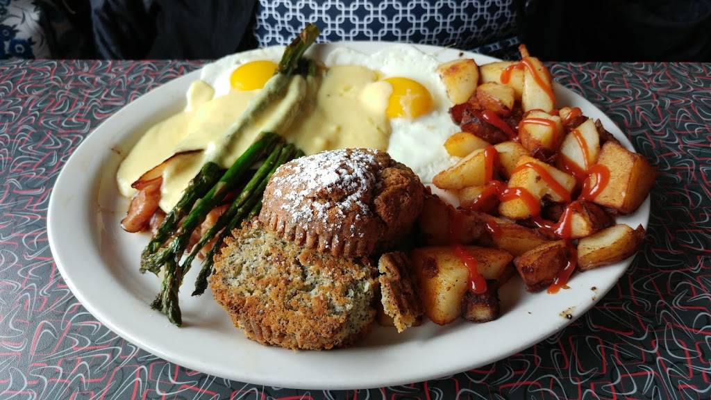 Triangle Diner LLC | restaurant | 400 Maple Ave, Saratoga Springs, NY 12866, USA | 5185836368 OR +1 518-583-6368