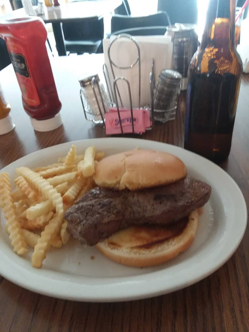 Brickyard Bar & Grill | restaurant | 102 Main St, East Galesburg, IL 61430, USA | 3093437750 OR +1 309-343-7750