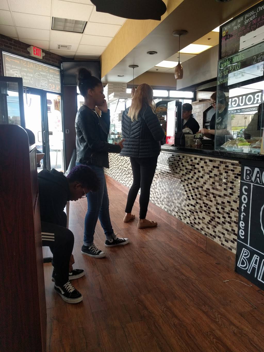 Enzos | restaurant | 1623 Oriental Blvd, Brooklyn, NY 11235, USA | 7187439056 OR +1 718-743-9056