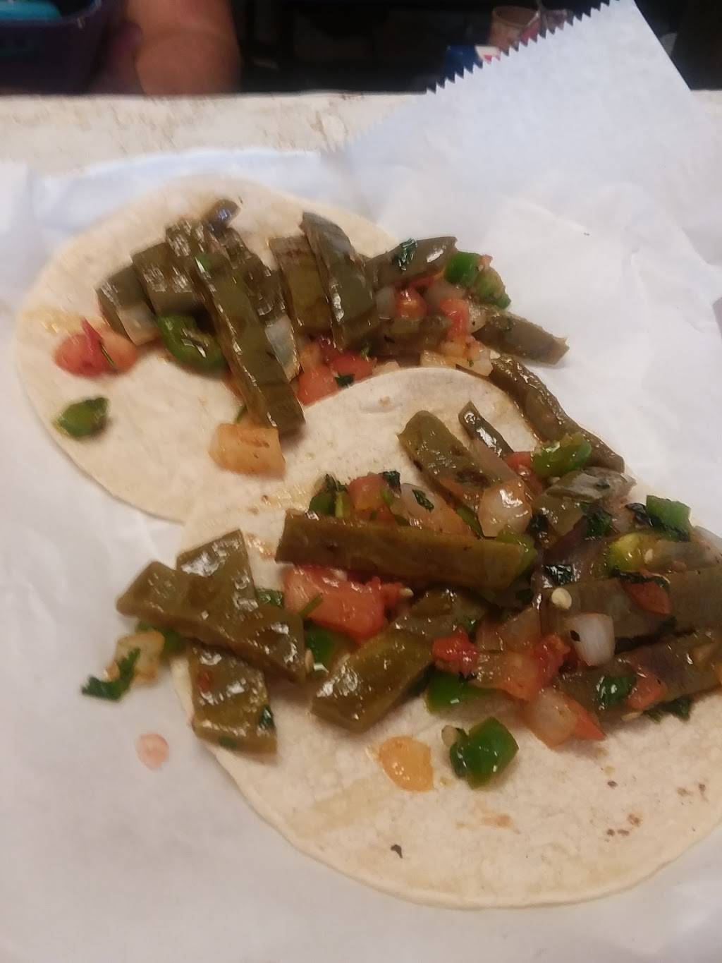 Taqueria La Palma | restaurant | 103 Belcher St, Cleveland, TX 77327, USA | 8324802517 OR +1 832-480-2517