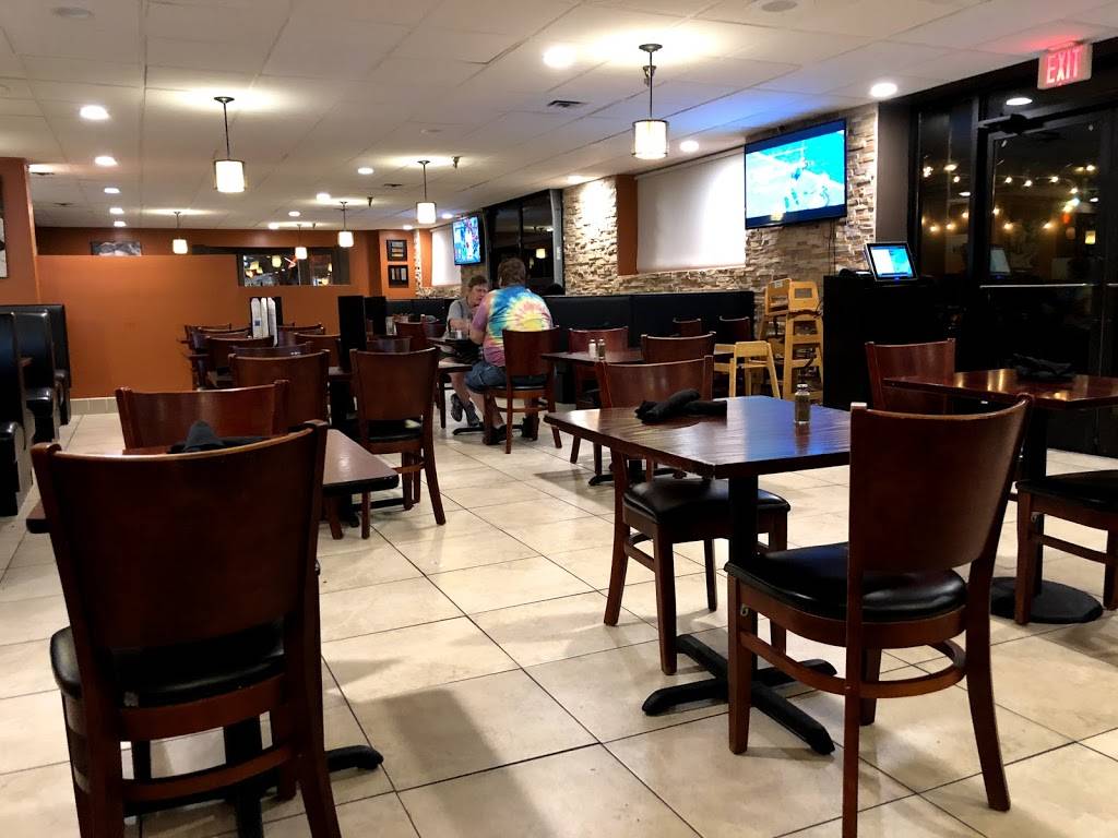 CB3 Burgers & Brews | restaurant | 9 3rd Ave NW, Rochester, MN 55901, USA | 5073611910 OR +1 507-361-1910