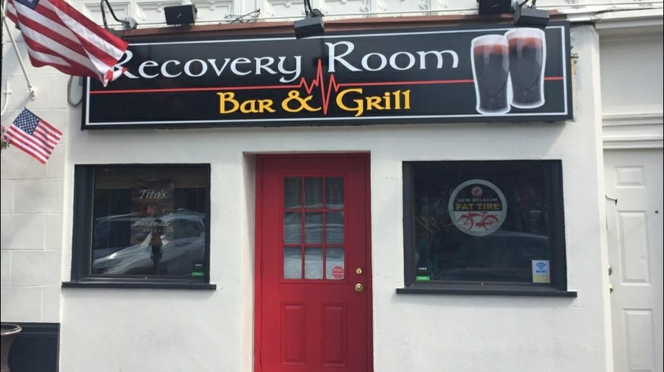 Recovery Room Bar and Grill | restaurant | 214 Station Plaza N, Mineola, NY 11501, USA | 5162802407 OR +1 516-280-2407
