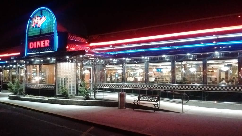 Lake Grove Diner | restaurant | 2211 Nesconset Hwy, Lake Grove, NY 11755, USA | 6314715370 OR +1 631-471-5370