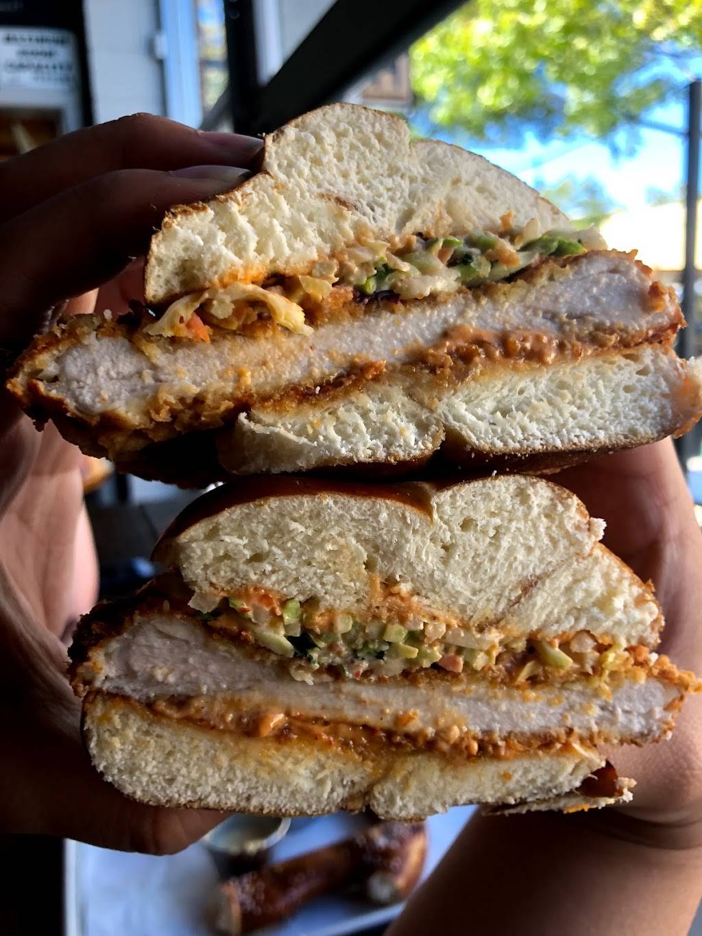 West Oak Nosh | restaurant | 10 W Oak St, Lodi, CA 95240, USA | 2092248157 OR +1 209-224-8157