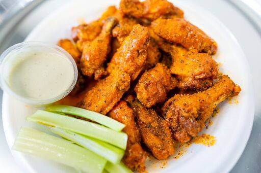 Saks Wing Shak | restaurant | 3911 Brainerd Rd, Chattanooga, TN 37411, USA | 4234999959 OR +1 423-499-9959