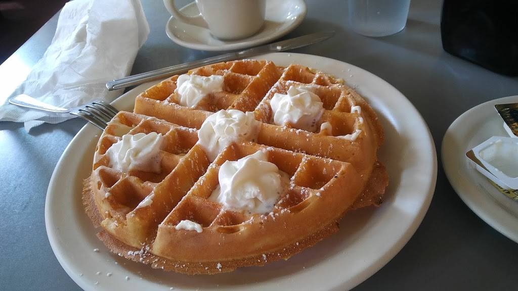 Fullerton Restaurant | restaurant | 2400 W Fullerton Ave, Chicago, IL 60647, USA | 7733845500 OR +1 773-384-5500