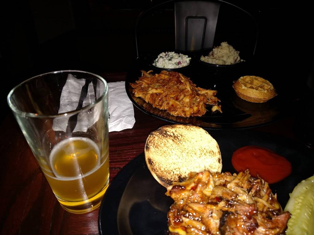 Brown Barn brew & que | restaurant | 10700 Mayfield Rd, Chardon, OH 44024, USA | 4402794747 OR +1 440-279-4747