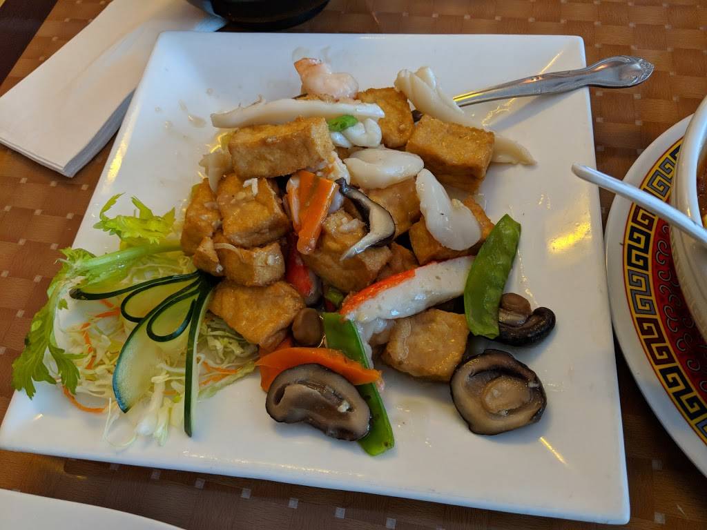 Asian House Restaurant | restaurant | 1374 Clarkson Clayton Center, Ellisville, MO 63011, USA | 6365272286 OR +1 636-527-2286