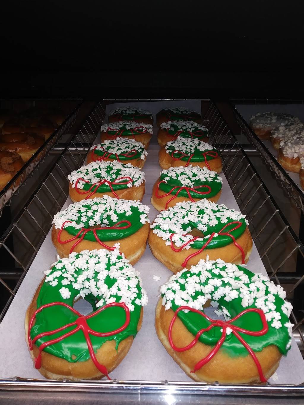 Dunkin | bakery | 625 E Main St, Westfield, MA 01085, USA | 4135624232 OR +1 413-562-4232