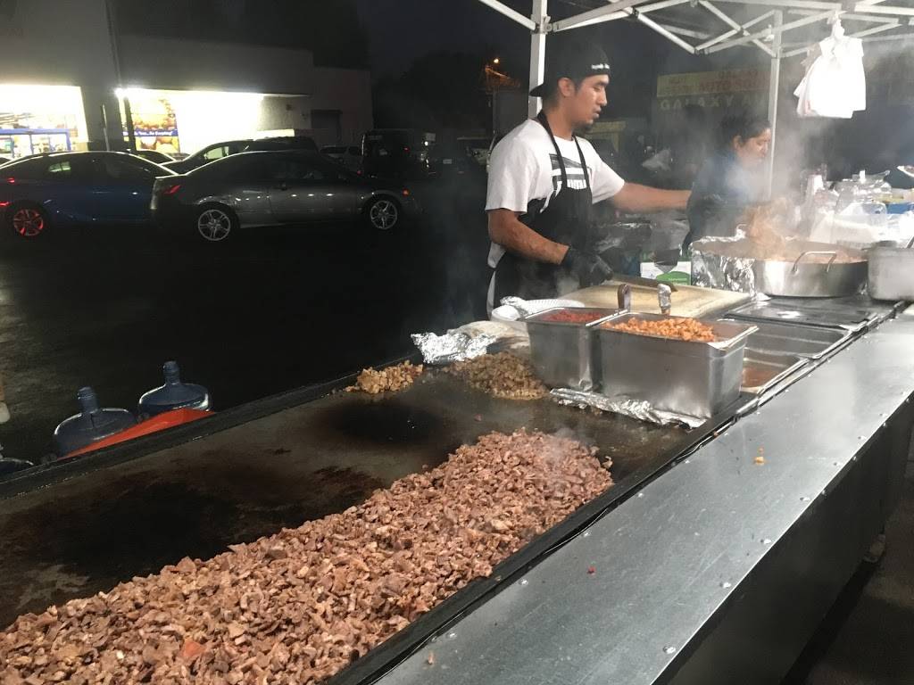 Tacos Naomi | restaurant | Unnamed Road, Northridge, CA 91324, USA | 2135508158 OR +1 213-550-8158