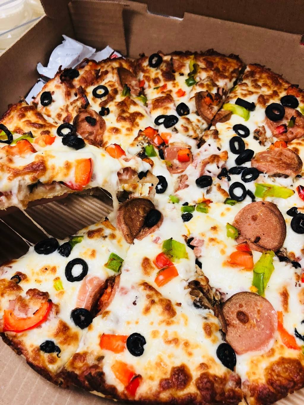 Pizza Shab | restaurant | 10133 Yonge St, Richmond Hill, ON L4C 1T5, Canada | 9052376443 OR +1 905-237-6443