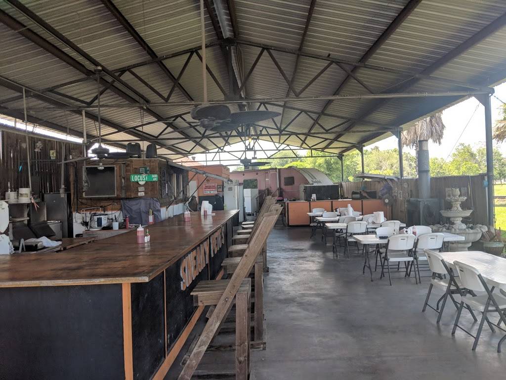 Sneaky Petes | restaurant | 3900 Pure Atlantic Rd, Groves, TX 77619, USA | 4099631241 OR +1 409-963-1241
