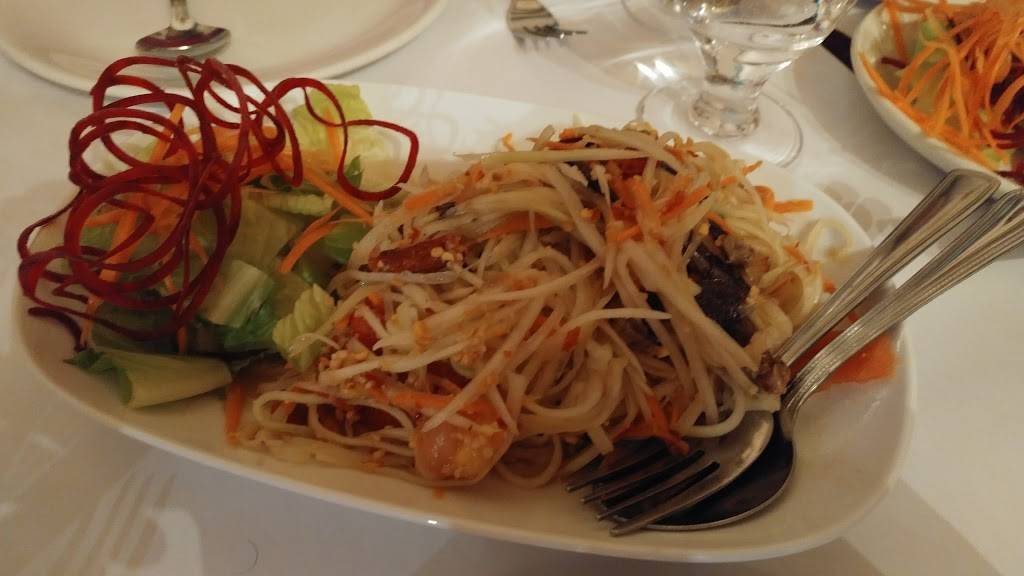 Phayathai | restaurant | 744 Boulevard Curé-Labelle, Blainville, QC J7C 2K3, Canada | 4508188817 OR +1 450-818-8817