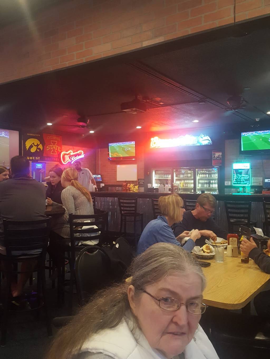 Rumorz Bar & Grill | restaurant | 1210 S Shore Dr, Clear Lake, IA 50428, USA | 6413571035 OR +1 641-357-1035