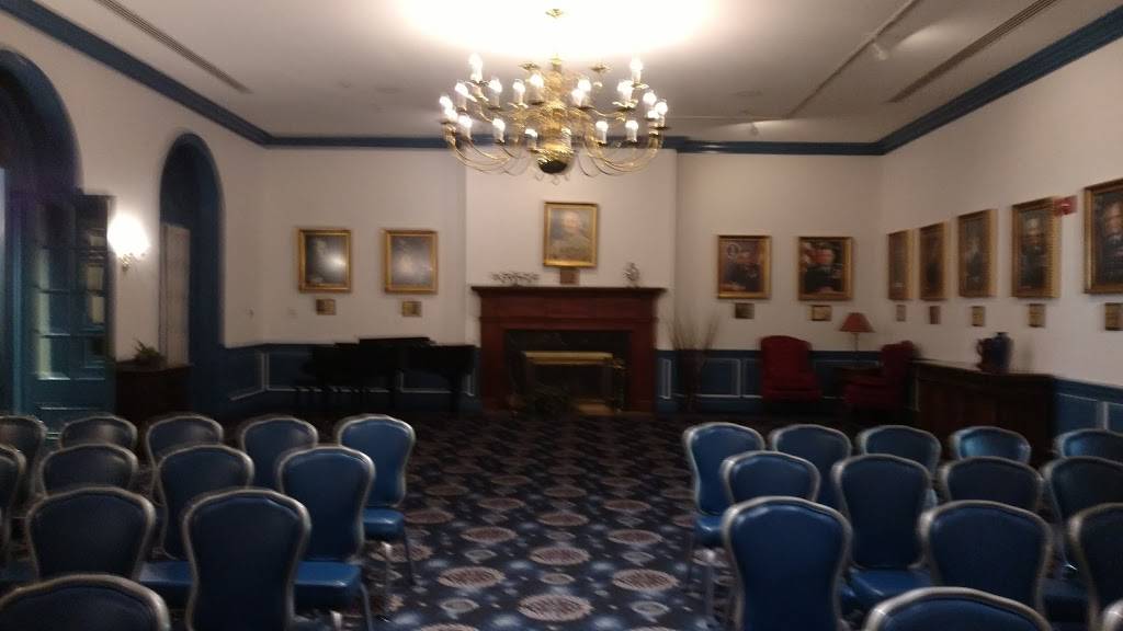 Bolling Club | restaurant | 50 Theisen St, Washington, DC 20032, USA | 2027676794 OR +1 202-767-6794