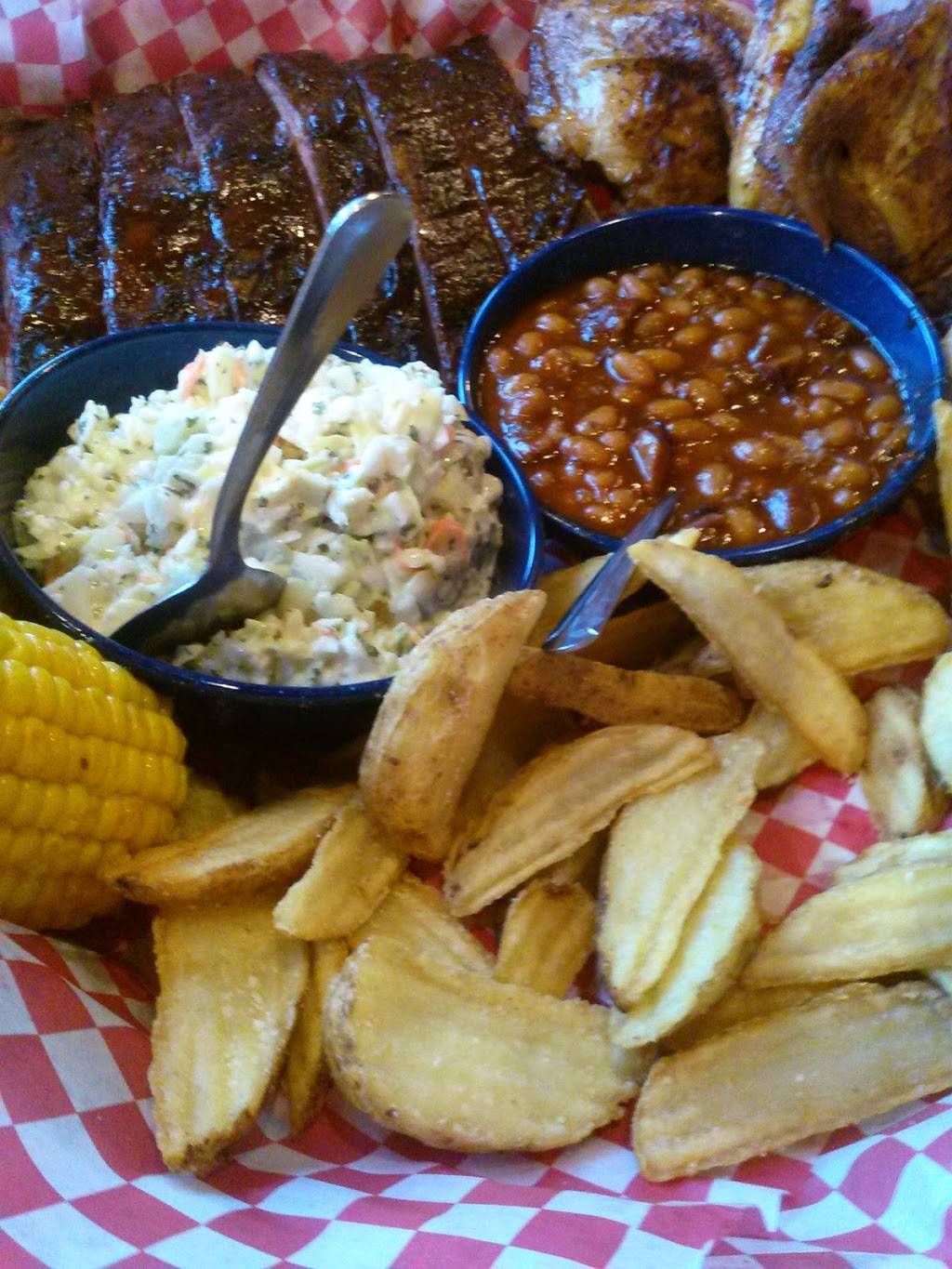 Famous Daves Bar-B-Que | restaurant | 2206 E Williams Field Rd Suite 101, Gilbert, AZ 85296, USA | 4807222781 OR +1 480-722-2781
