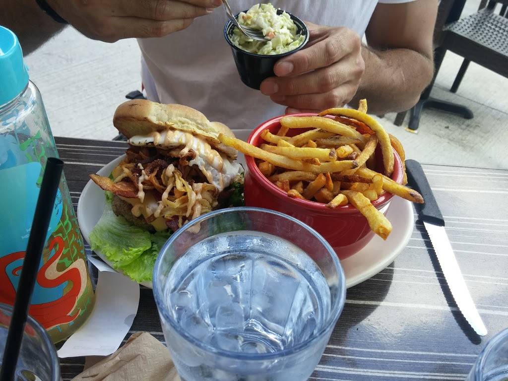 La Belle & La Boeuf - Burger Bar | restaurant | 7999 Boulevard des Galeries dAnjou, Anjou, QC H1M 1W9, Canada | 5143552525 OR +1 514-355-2525