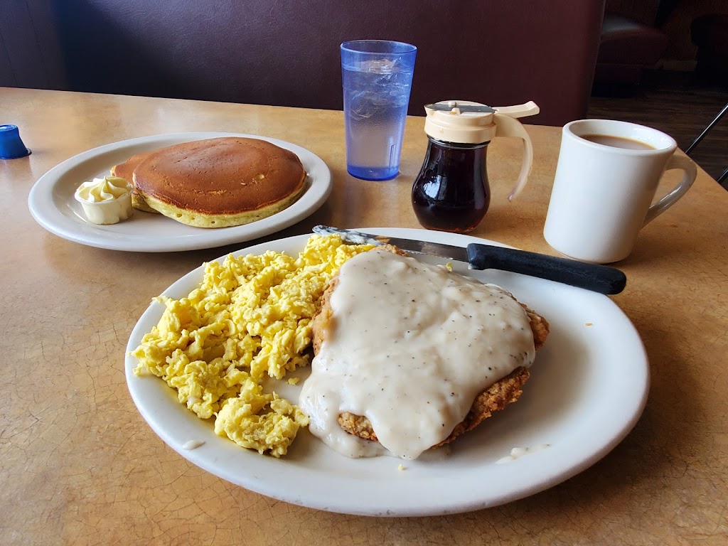 Summit Pancake House and Lounge | restaurant | 603 WA-906, Snoqualmie Pass, WA 98068, USA | 4254346249 OR +1 425-434-6249