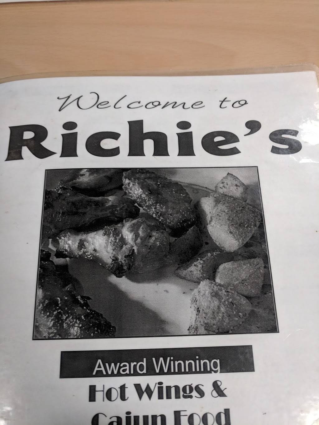 Richies Hot Wings | restaurant | 2934 US-31W, White House, TN 37188, USA | 6156722491 OR +1 615-672-2491