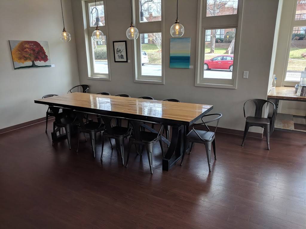 The Loyalist Market | restaurant | 435 N Trade St #102, Matthews, NC 28105, USA | 7048149866 OR +1 704-814-9866