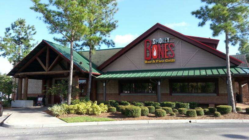Smokey Bones Bar & Fire Grill | meal takeaway | 303 N Alafaya Trail, Orlando, FL 32828, USA | 4072492009 OR +1 407-249-2009