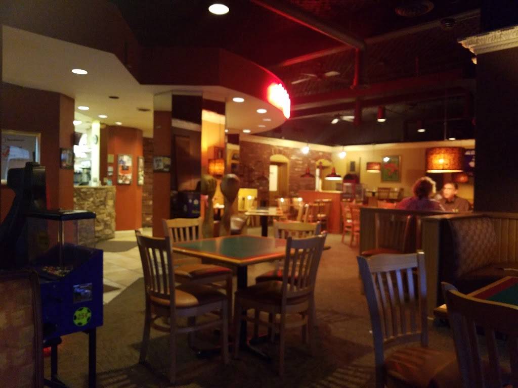 Mackies Pizza Of Harrisburg | restaurant | 502 E Poplar St, Harrisburg, IL 62946, USA | 6182526368 OR +1 618-252-6368