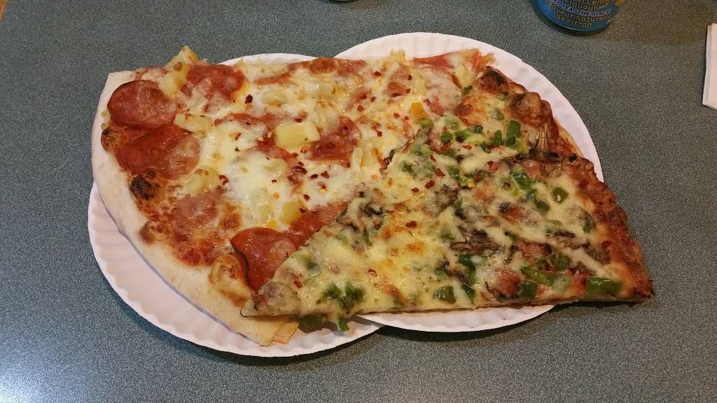 Mackay Pizza | restaurant | 930 N Park Dr, Brampton, ON L6S 3Y5, Canada | 9057934131 OR +1 905-793-4131