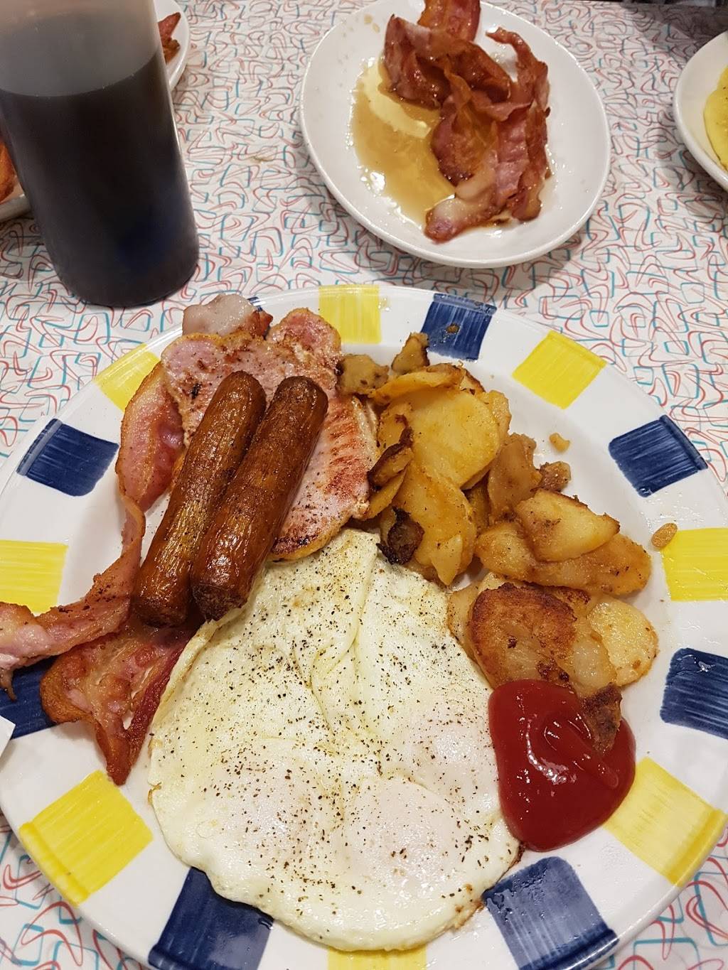 Wimpys Diner | restaurant | 1268 Simcoe St N, Oshawa, ON L1G 4X1, Canada | 9054337009 OR +1 905-433-7009