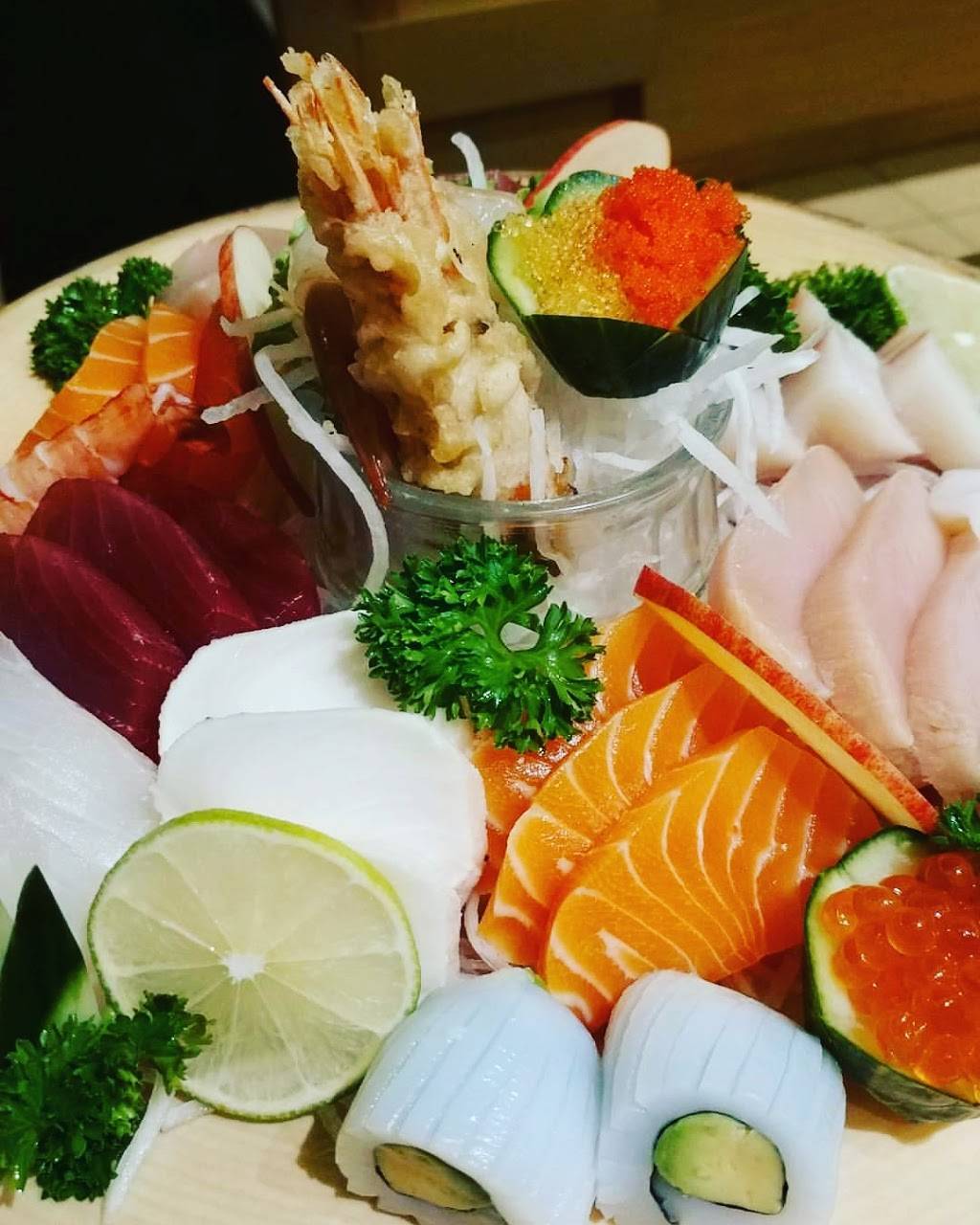 Mi-Ne Sushi | restaurant | 125 Pedersen Dr unit #2, Aurora, ON L4G 7R2, Canada | 9055036463 OR +1 905-503-6463