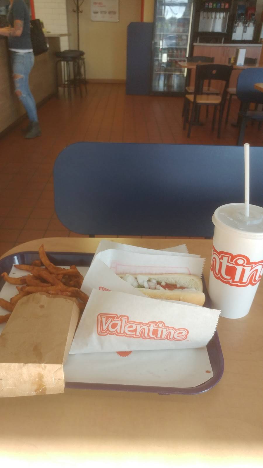 Valentine | restaurant | 1003 Boulevard de Périgny, Chambly, QC J3L 1W7, Canada | 4506582123 OR +1 450-658-2123