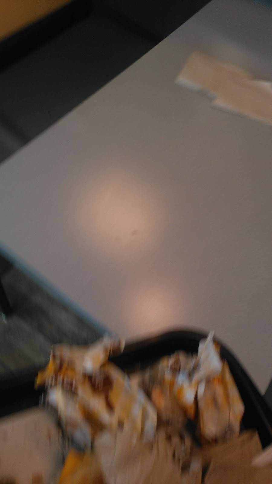 Biscuitville | cafe | 114 W Kings Hwy, Eden, NC 27288, USA | 3366270267 OR +1 336-627-0267