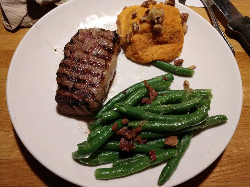 Applebees Grill + Bar | restaurant | 2414 Lincoln Way, Clinton, IA 52732, USA | 5632428646 OR +1 563-242-8646