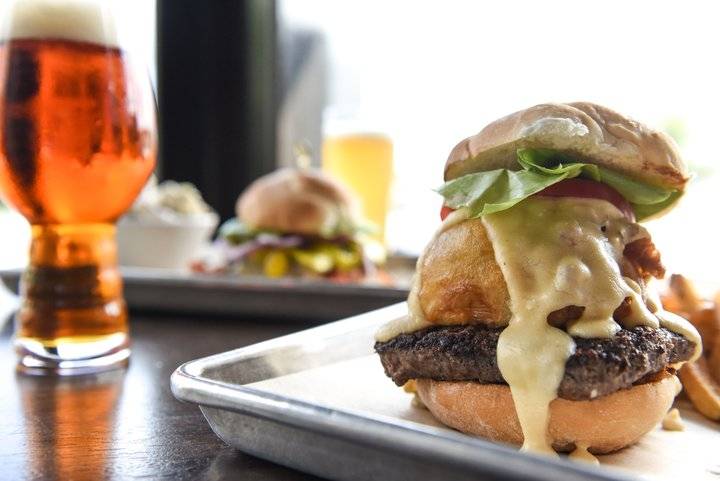 Dogfish Head Brewings & Eats | restaurant | 320 Rehoboth Ave, Rehoboth Beach, DE 19971, USA | 3022262739 OR +1 302-226-2739