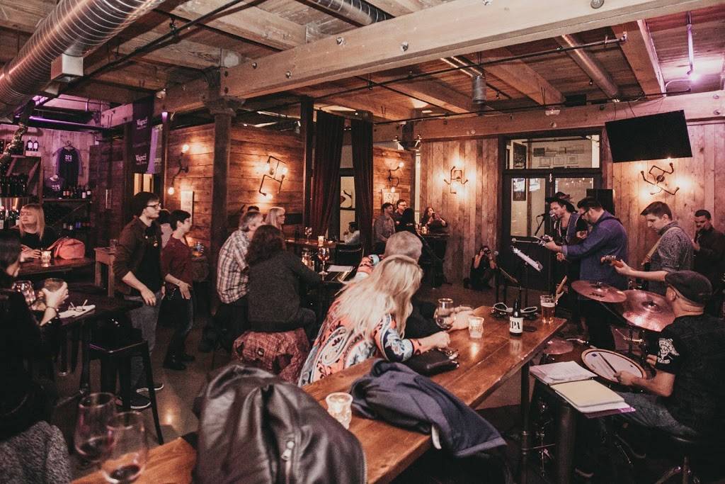 The Wagner House | restaurant | 1 E Spring St #4338, Freeport, IL 61032, USA | 8152324408 OR +1 815-232-4408