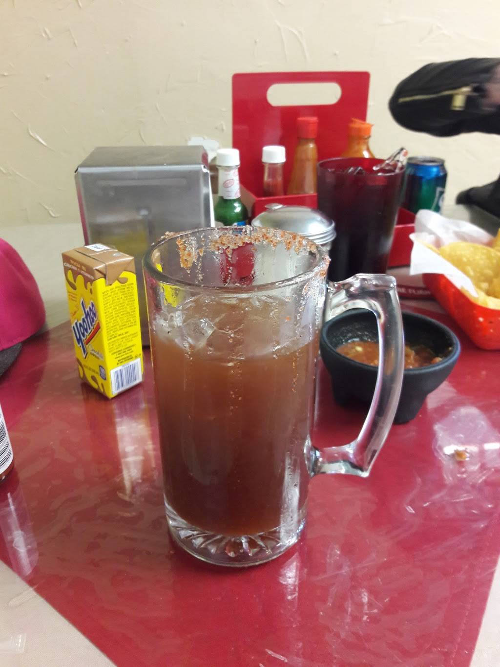 Mariscos El Tata | restaurant | 10555 International Blvd, Oakland, CA 94603, USA | 5105681949 OR +1 510-568-1949