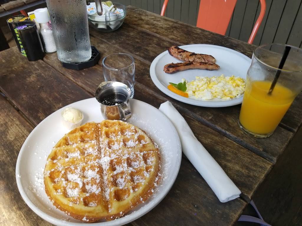 Barnabys Cafe | restaurant | 604 Fairview St, Houston, TX 77006, USA | 7135220106 OR +1 713-522-0106