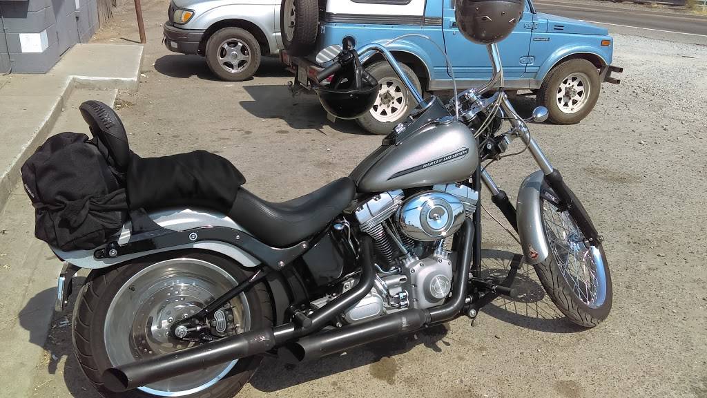 Shivelys Bar & Grill | restaurant | 10461 Valley Home Rd, Oakdale, CA 95361, USA | 2098472877 OR +1 209-847-2877