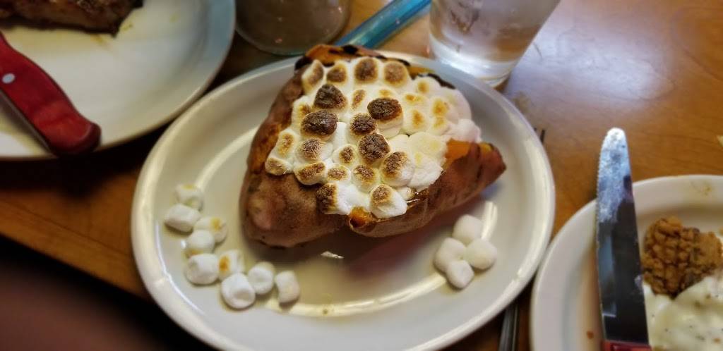 Texas Roadhouse | restaurant | 9601 Mariposa Rd, Hesperia, CA 92344, USA | 7608674831 OR +1 760-867-4831