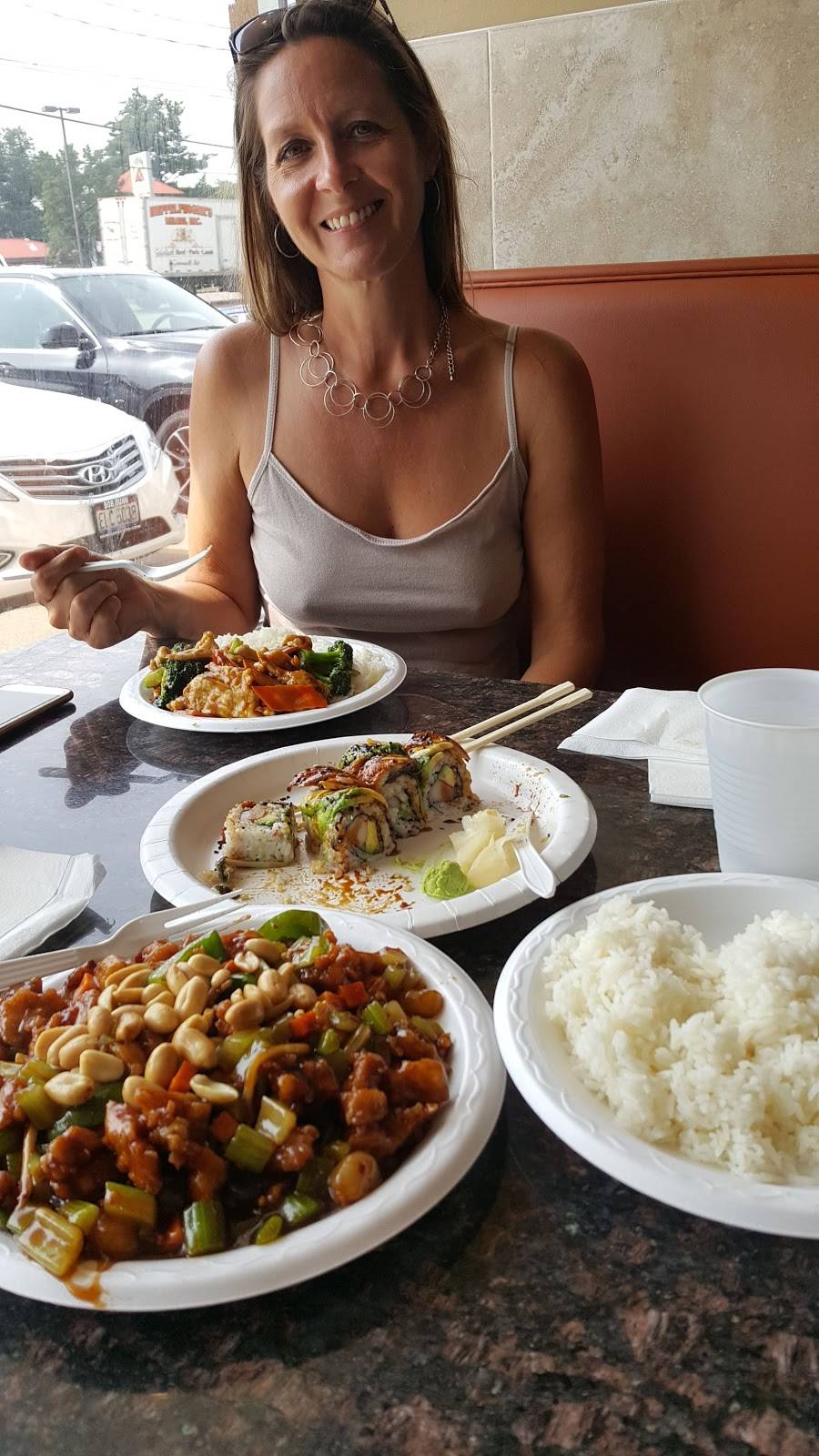 Happy House | restaurant | 201 E Main St, Lexington, OH 44904, USA | 4198843354 OR +1 419-884-3354