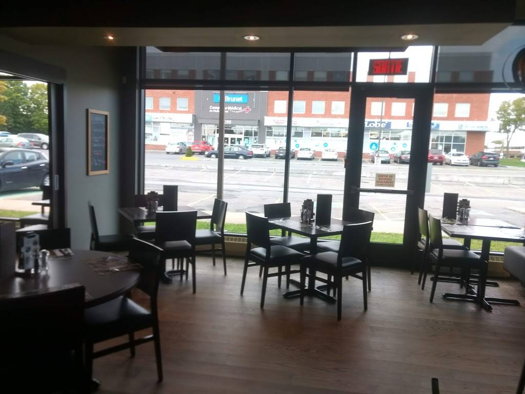 Rôtisserie St-Hubert | restaurant | 290 Boulevard DAnjou, Châteauguay, QC J6K 1C6, Canada | 4506992300 OR +1 450-699-2300