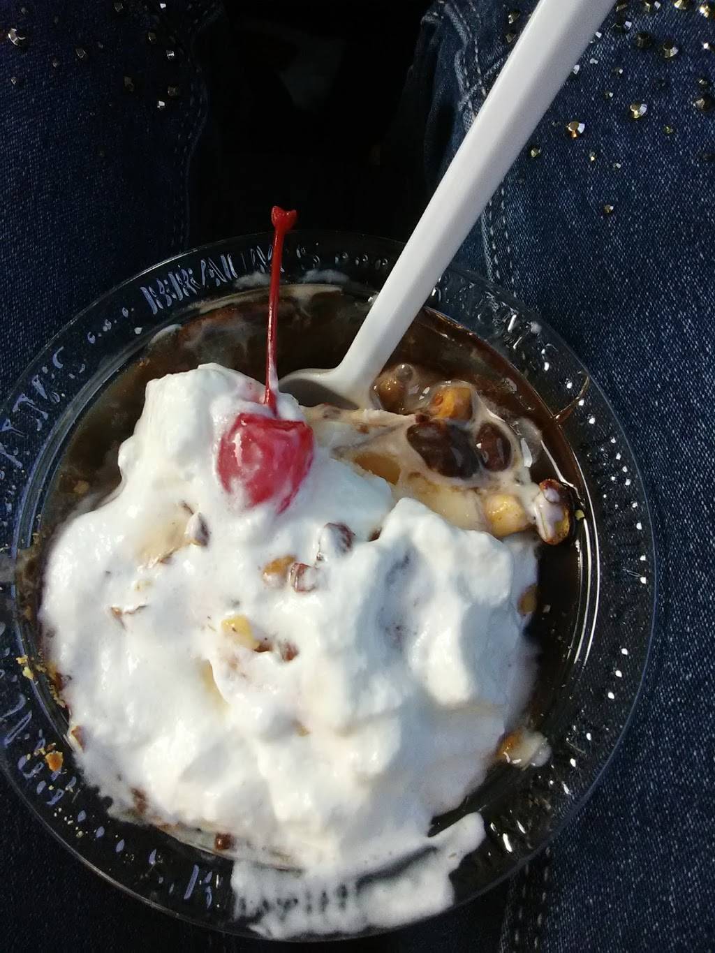 Braums Ice Cream & Burger Restaurant | restaurant | 4435 NW Cache Rd, Lawton, OK 73505, USA | 5803535098 OR +1 580-353-5098