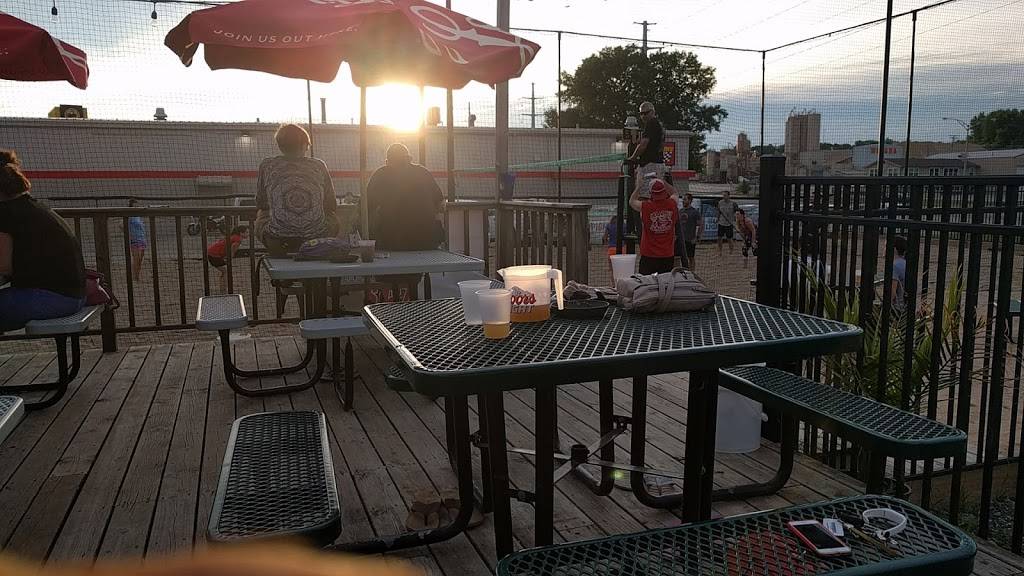 Monkeyshines Bar & Grill | night club | 6209 McKee Rd, Fitchburg, WI 53719, USA | 6082745339 OR +1 608-274-5339