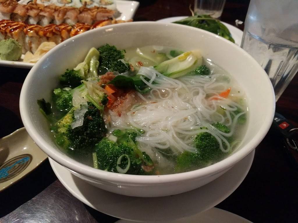 Thousand Wok Asian Bistro & Sushi Bar | restaurant | 450 N Moorpark Rd, Thousand Oaks, CA 91360, USA | 8054947788 OR +1 805-494-7788