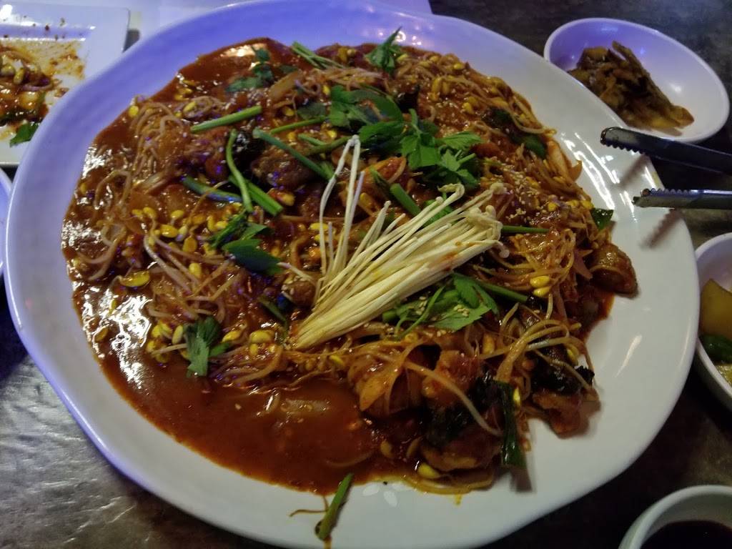 DMZ Restaurant & Bar | restaurant | 9353 N Milwaukee Ave, Niles, IL 60714, USA | 8476631920 OR +1 847-663-1920