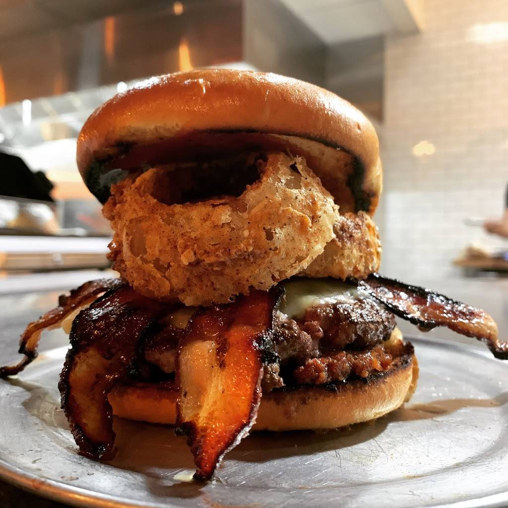 Uptown 51 Kitchen+Bar | restaurant | 51 E Gay St, Columbus, OH 43215, USA | 6143041624 OR +1 614-304-1624