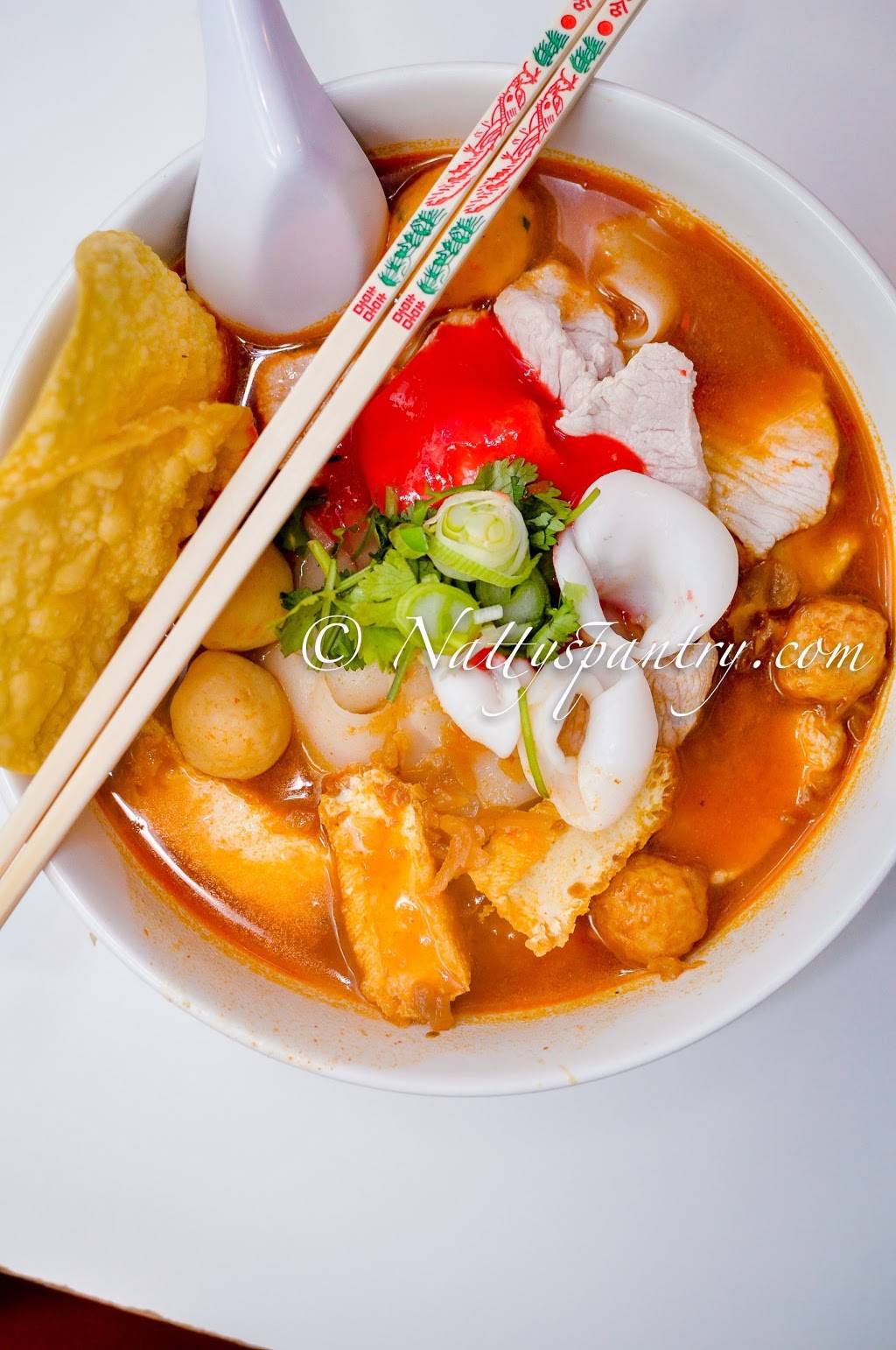 tom yum cafe | restaurant | 608 W Barry Ave, Chicago, IL 60657, USA | 7732705646 OR +1 773-270-5646
