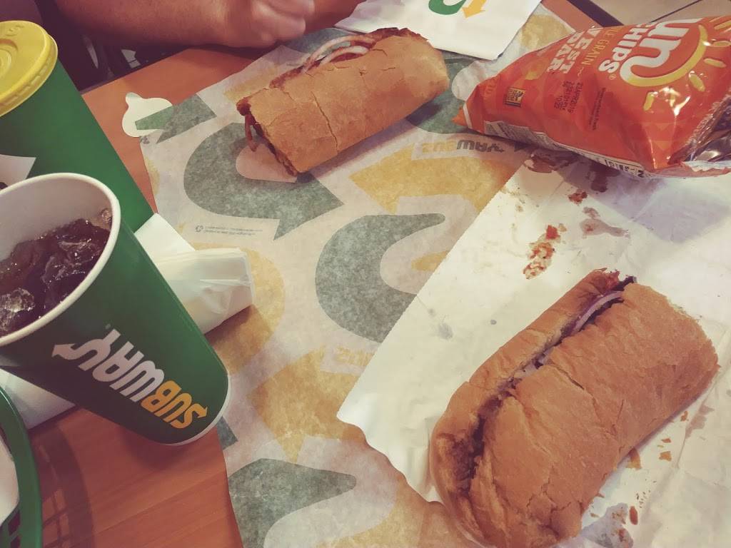 Subway Restaurants | restaurant | 13720 Old St Augustine Rd #10, Jacksonville, FL 32258, USA | 9042601279 OR +1 904-260-1279