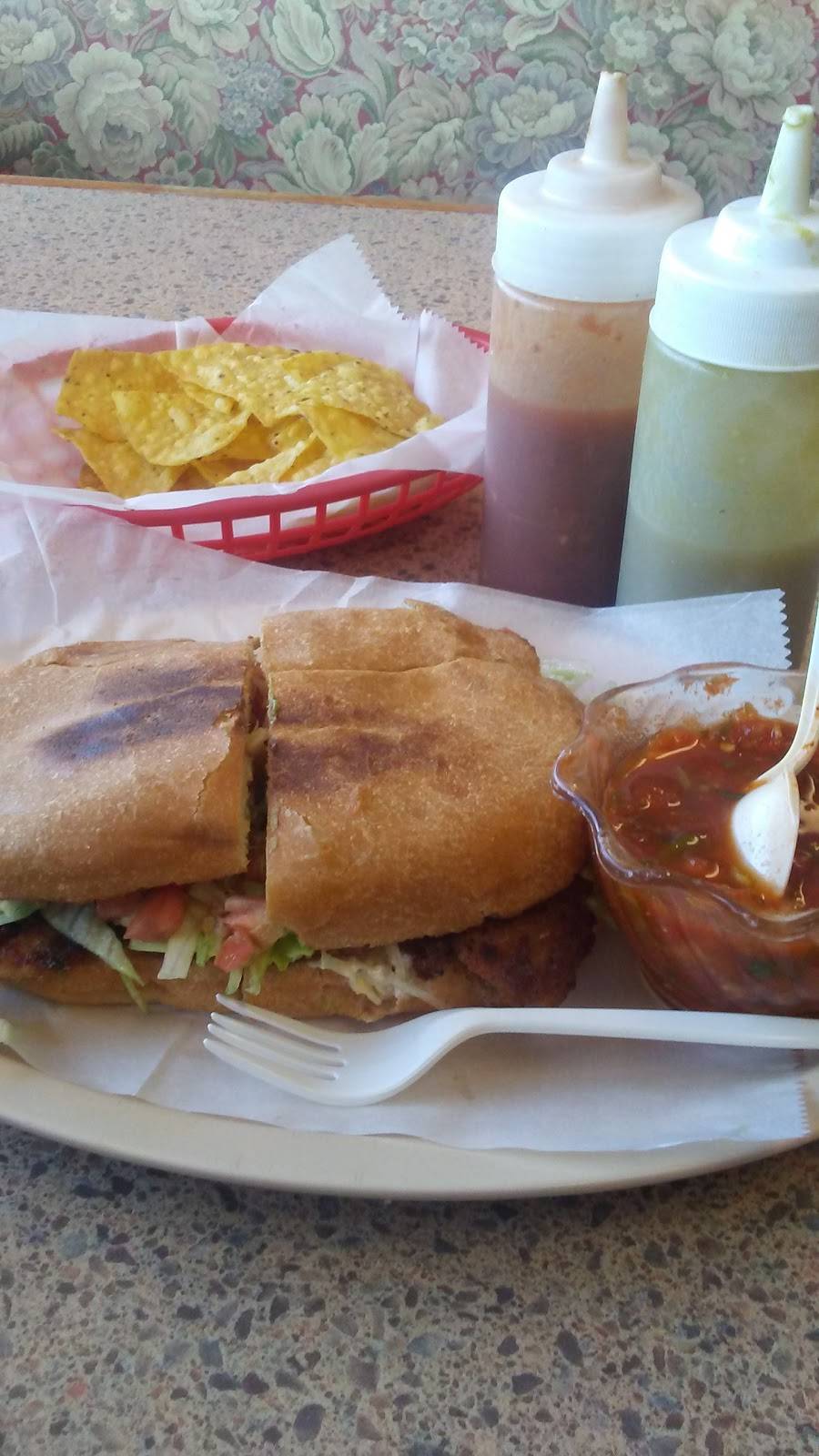 Taqueria El Charro | restaurant | 1605 Washington St, Waukegan, IL 60085, USA | 8475990600 OR +1 847-599-0600