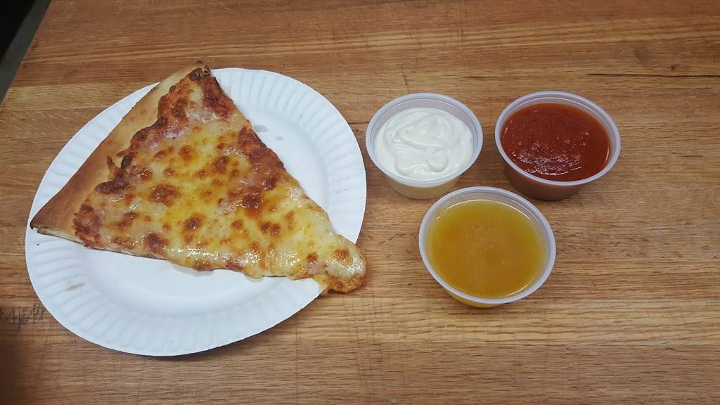 The Village Market | restaurant | 445 Pine Grove Rd, Bluemont, VA 20135, USA | 5409558742 OR +1 540-955-8742